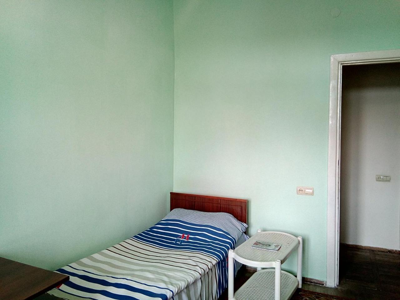 Room In The Centre Yerevan Bagian luar foto