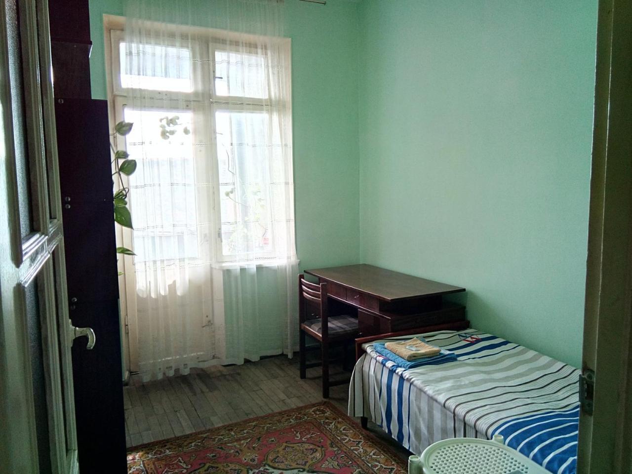 Room In The Centre Yerevan Bagian luar foto