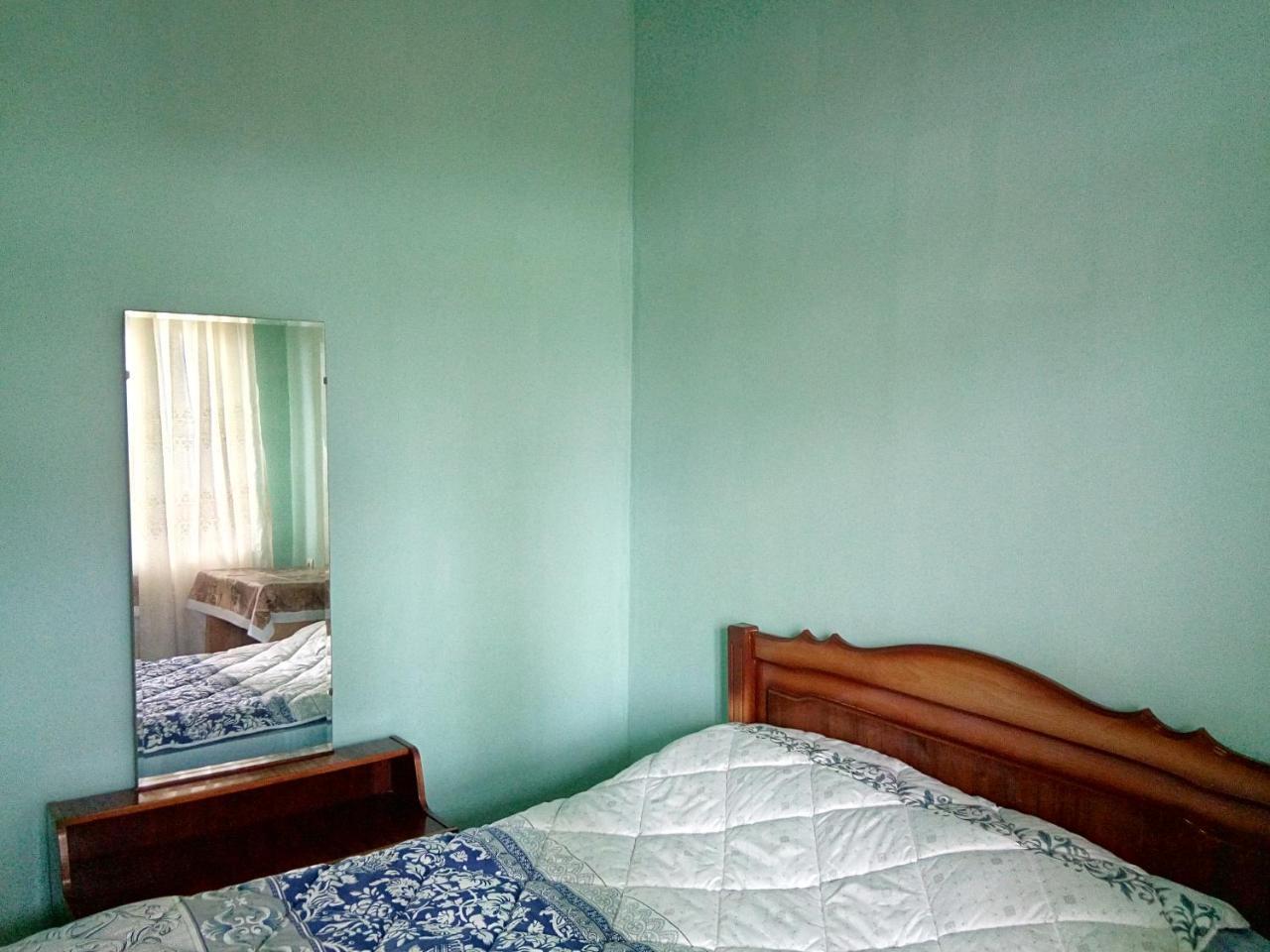 Room In The Centre Yerevan Bagian luar foto