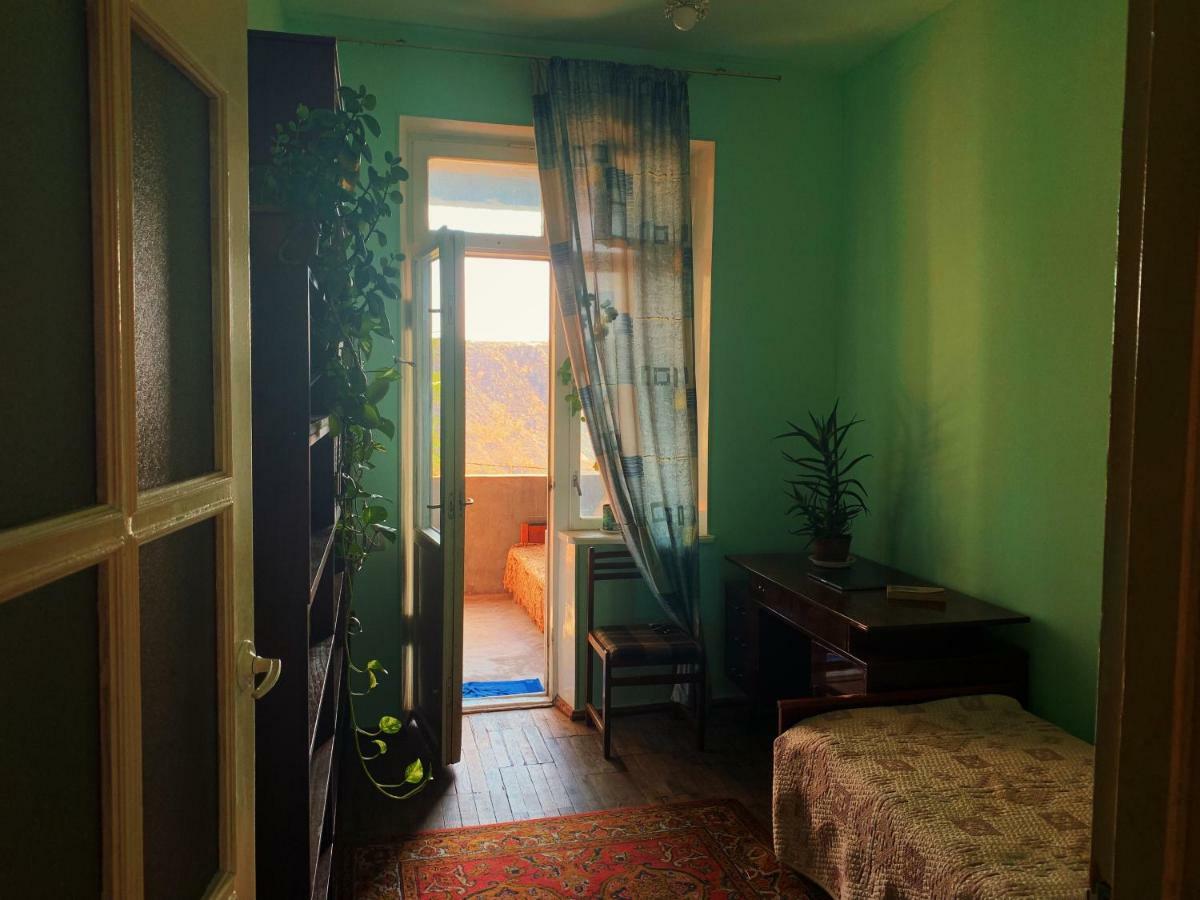 Room In The Centre Yerevan Bagian luar foto