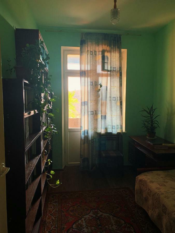 Room In The Centre Yerevan Bagian luar foto